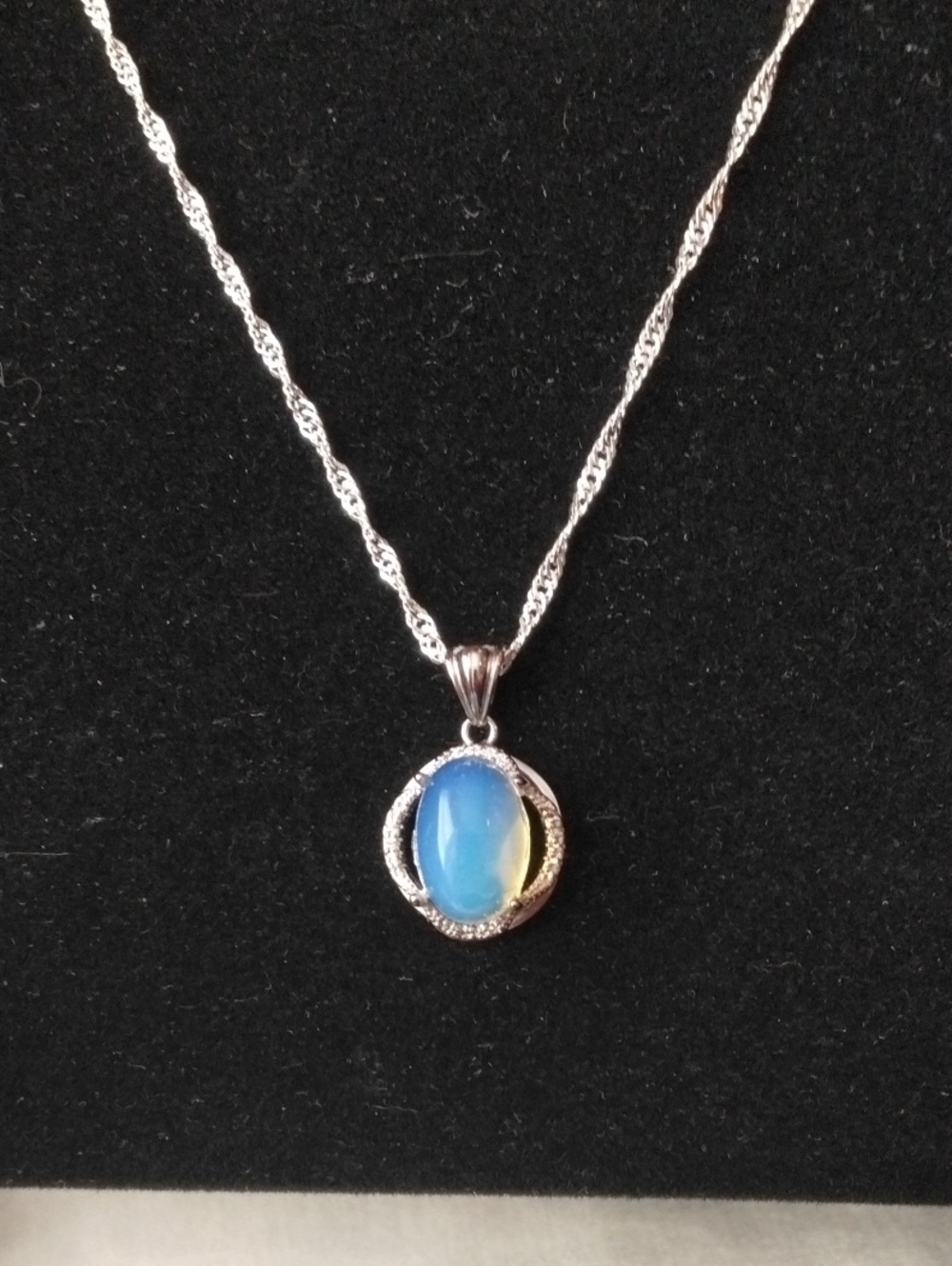 Silver Chain Necklace with Moonstone Oval Pendant